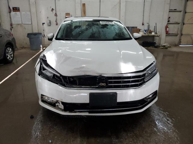  VOLKSWAGEN PASSAT 2018 White