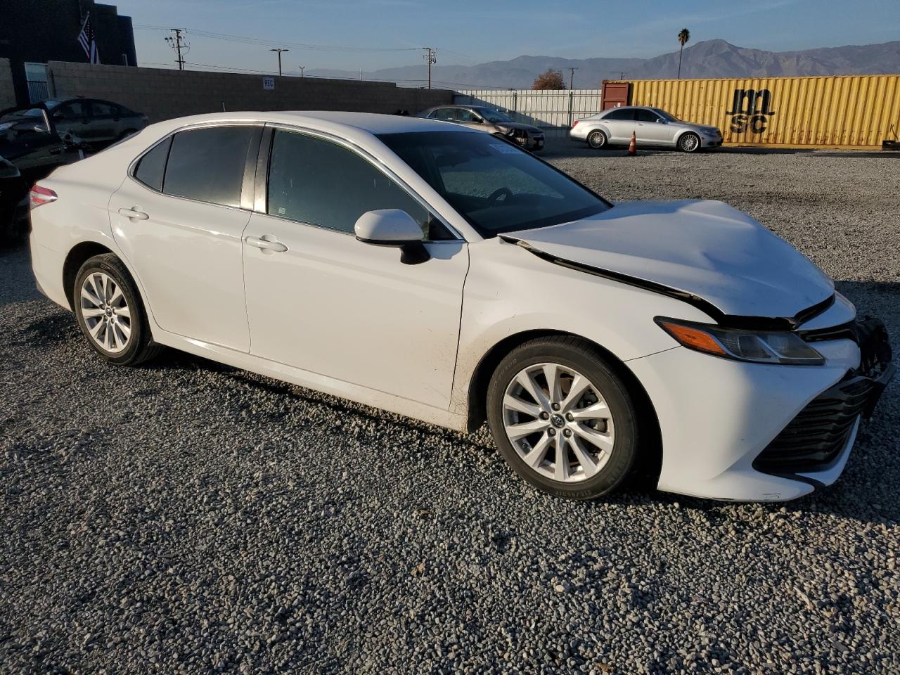 VIN 4T1B11HK5JU079947 2018 TOYOTA CAMRY no.4