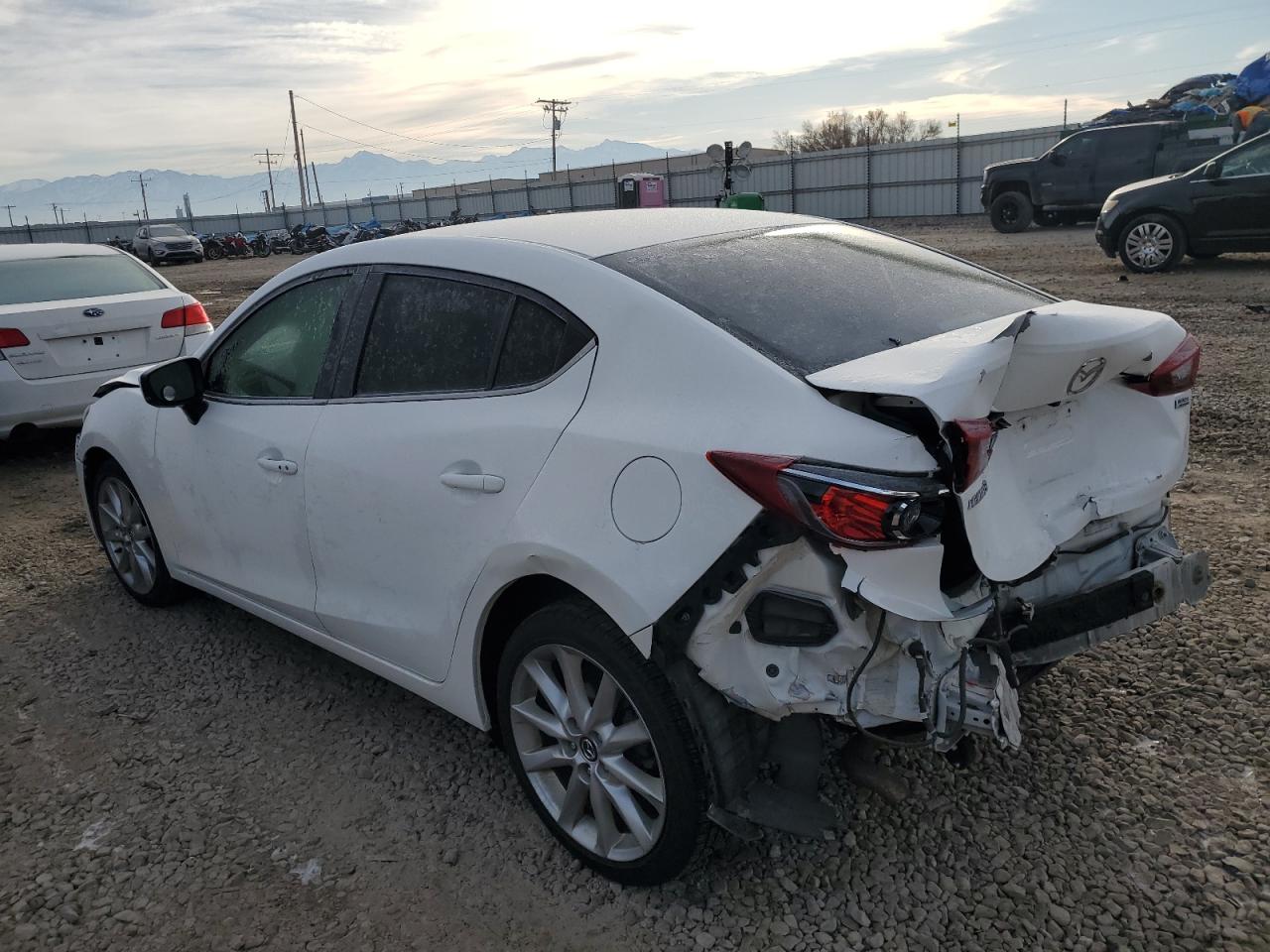 3MZBN1V78HM114694 2017 MAZDA 3 - Image 2