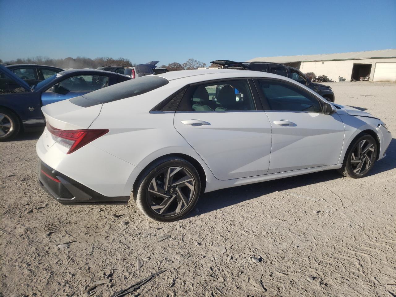 2024 Hyundai Elantra - Image 3