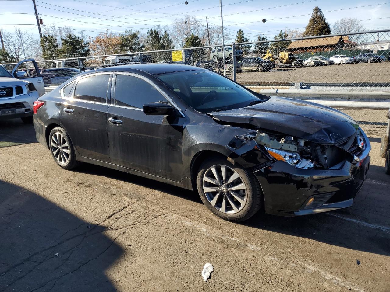 2017 Nissan Altima - Image 4