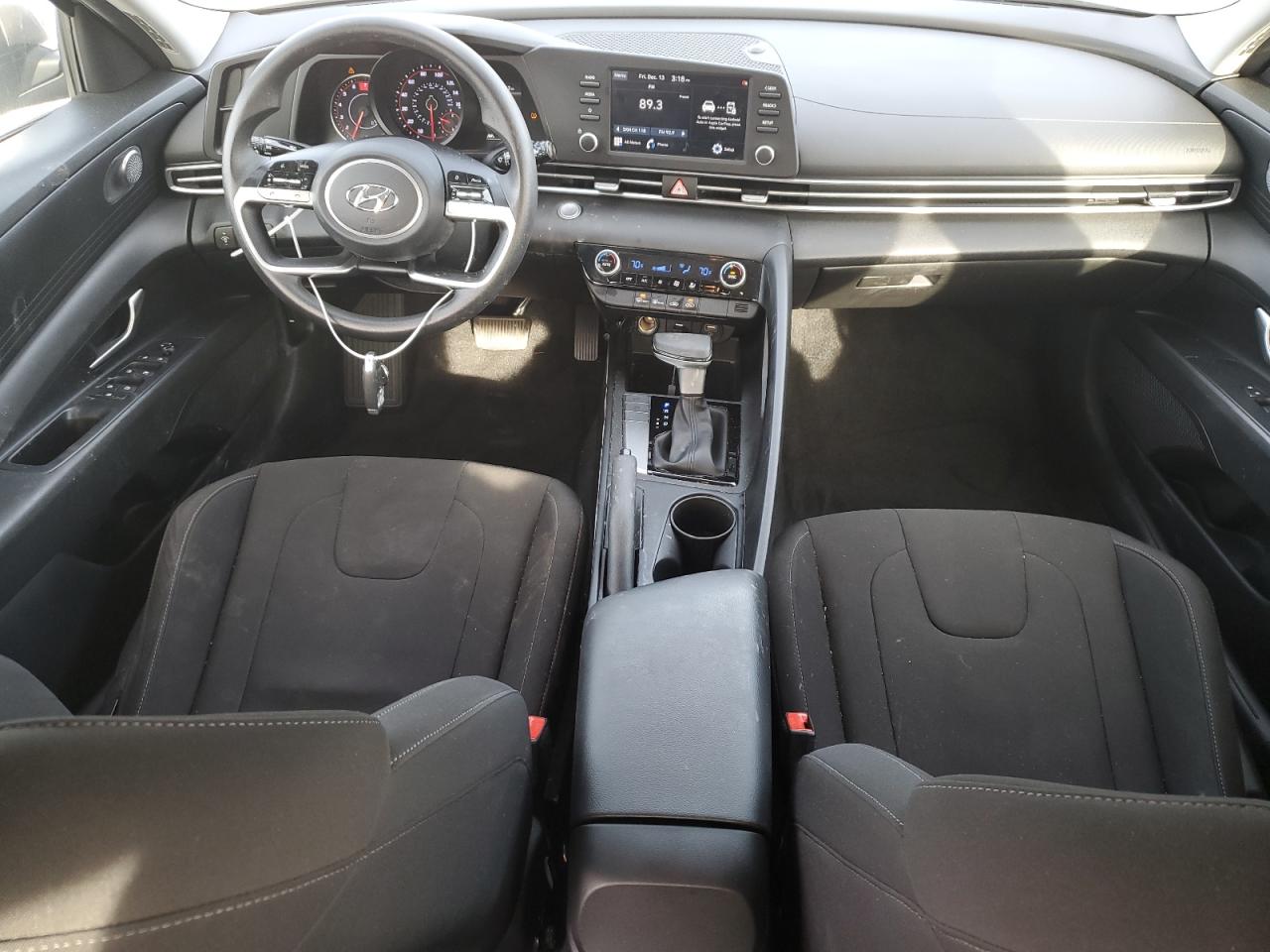 2021 Hyundai Elantra - Image 8