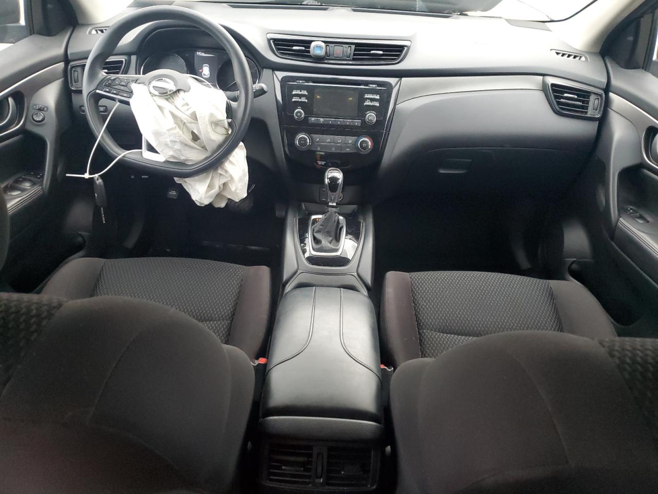 2018 Nissan Rogue - Image 8