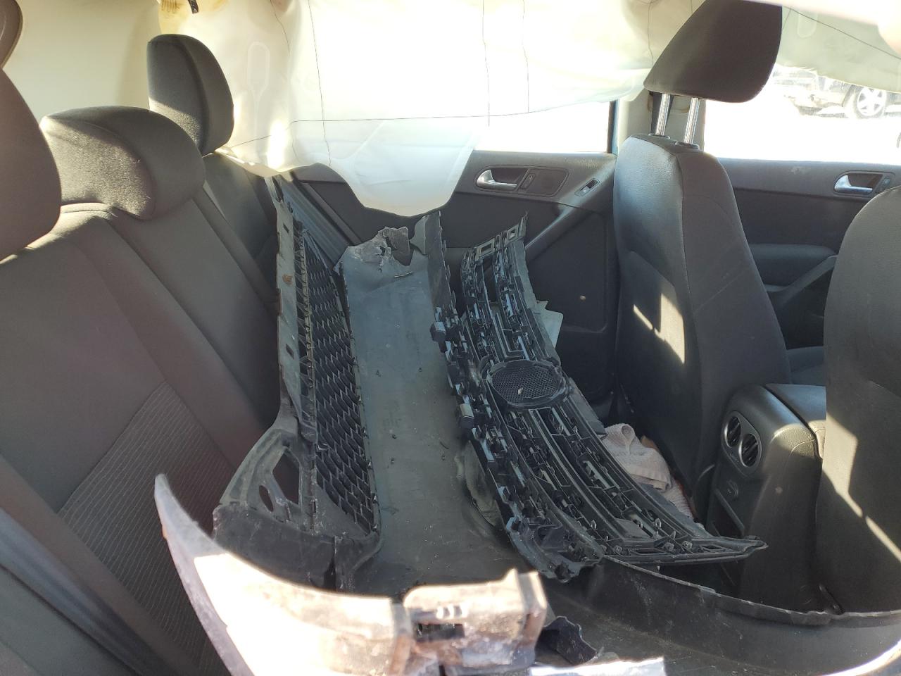 2018 Volkswagen Tiguan Limited VIN: WVGBV7AX6JK003405 Lot: 86518194