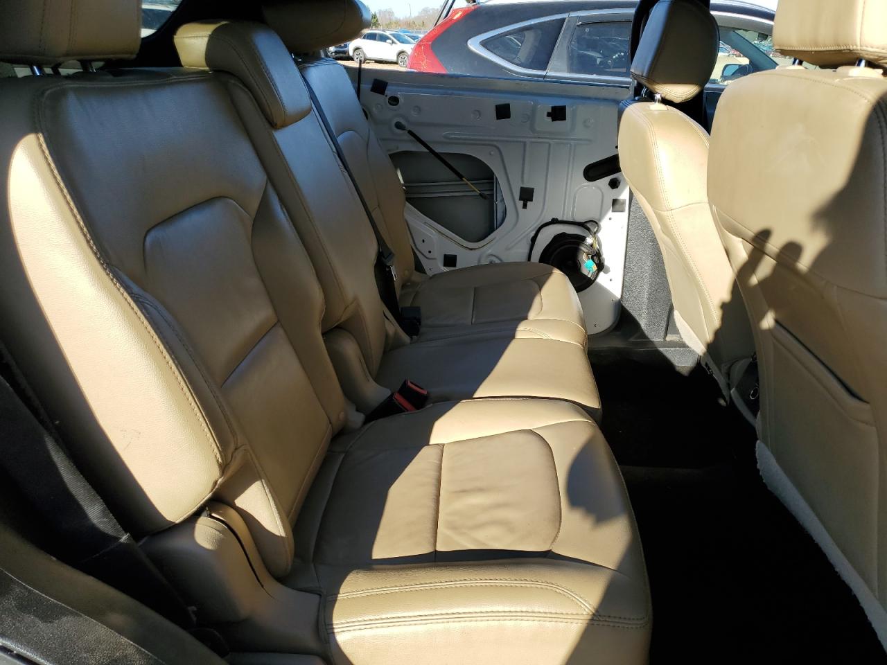 2016 Ford Explorer - Image 12