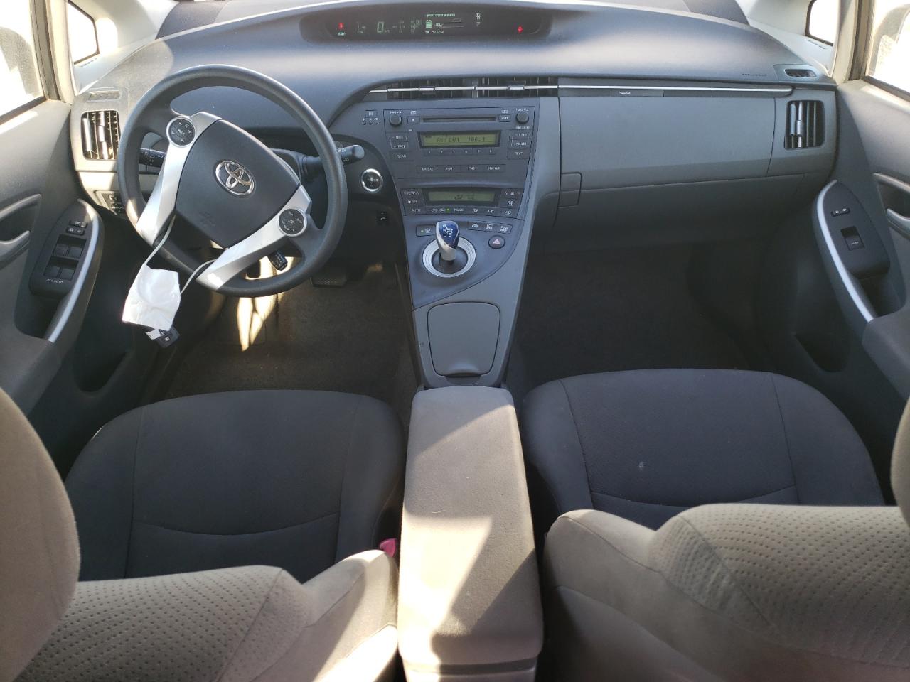 2010 Toyota Prius - Image 8
