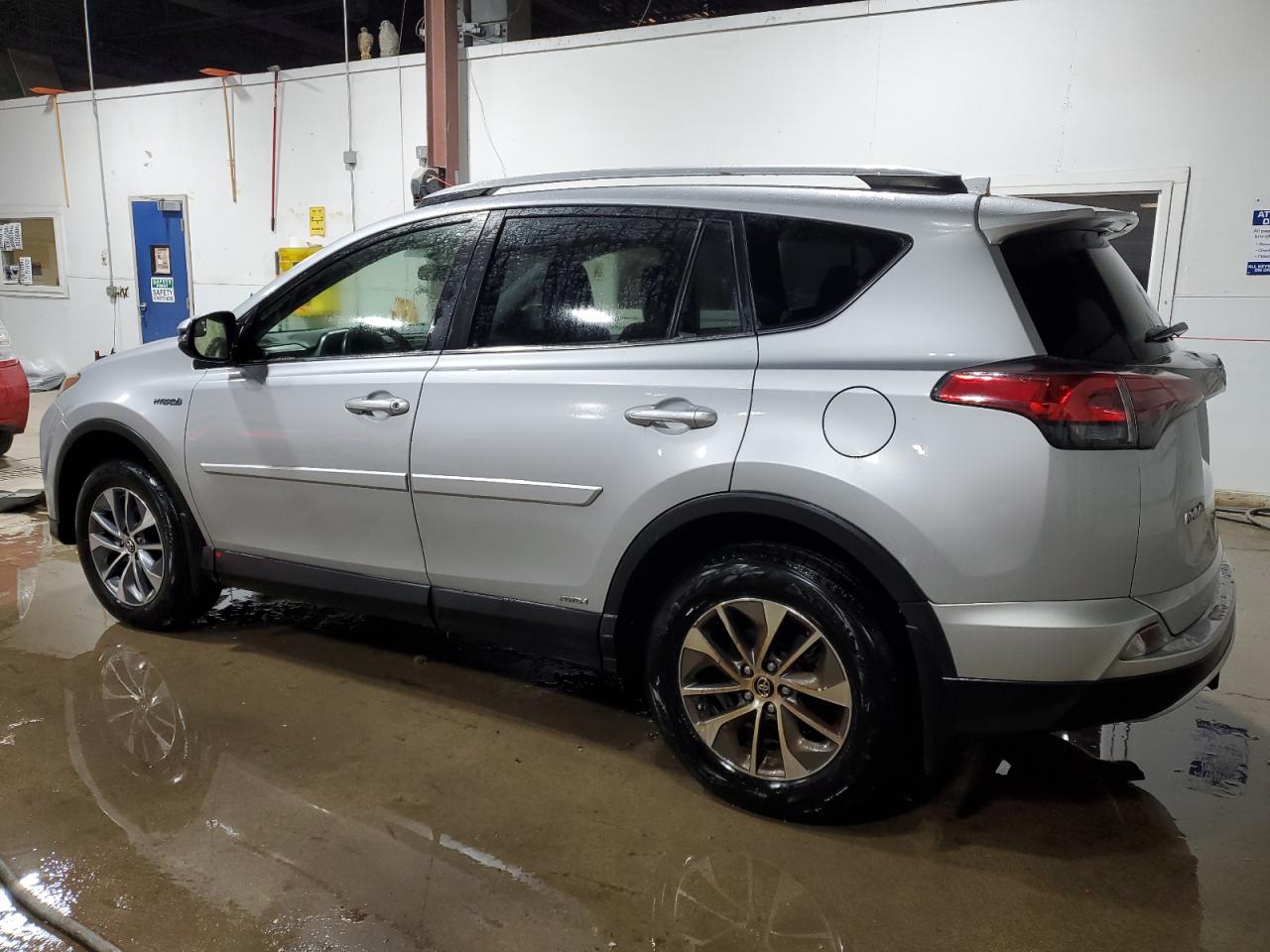 2016 Toyota RAV 4 - Image 2