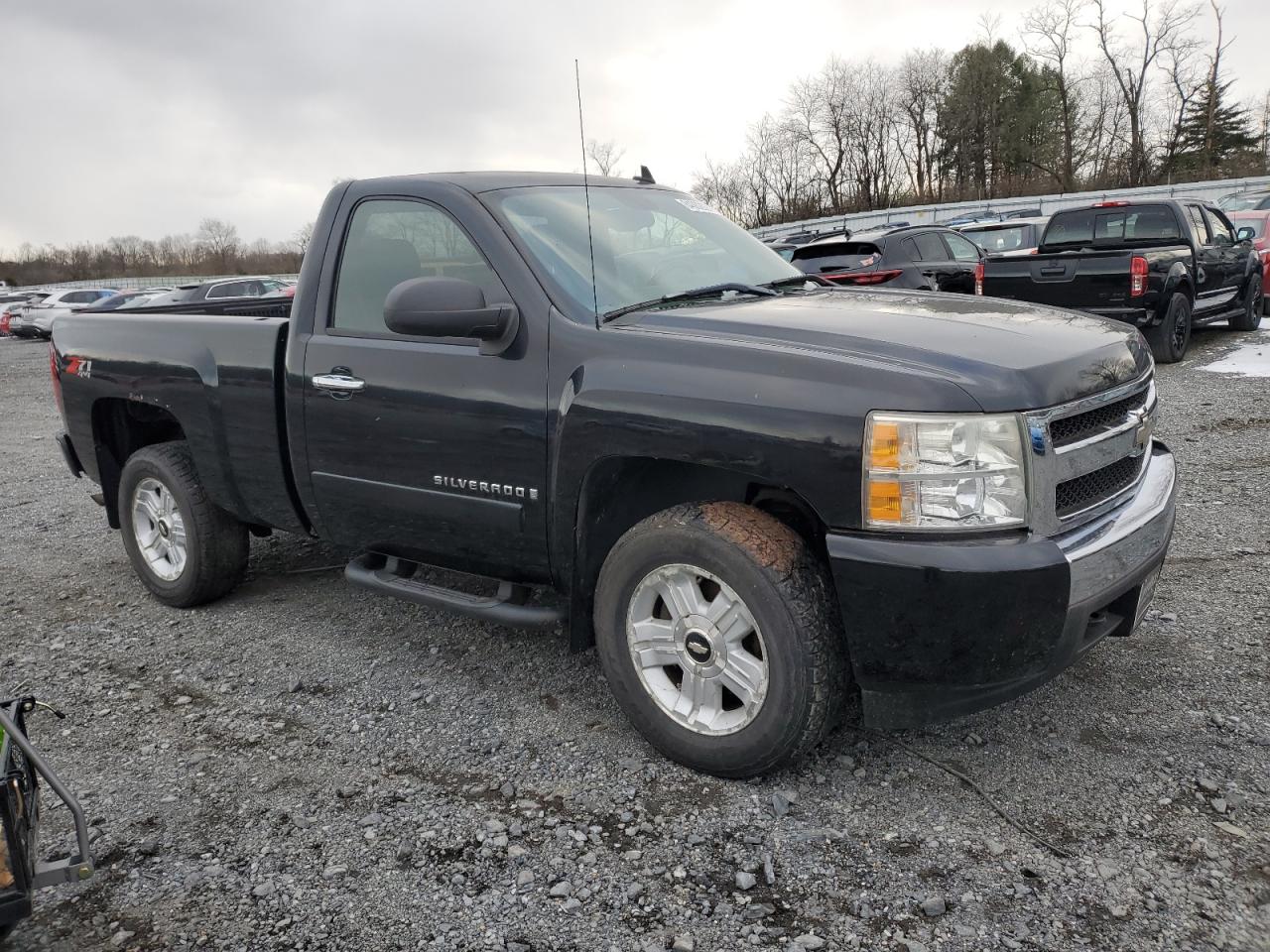 2007 Chevrolet Silverado - Image 4
