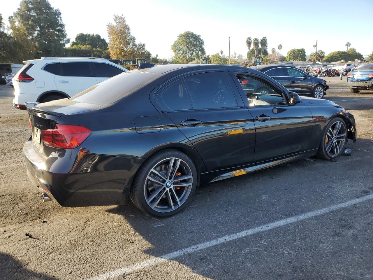 VIN WBA8B3G53JNV01059 2018 BMW 3 SERIES no.3