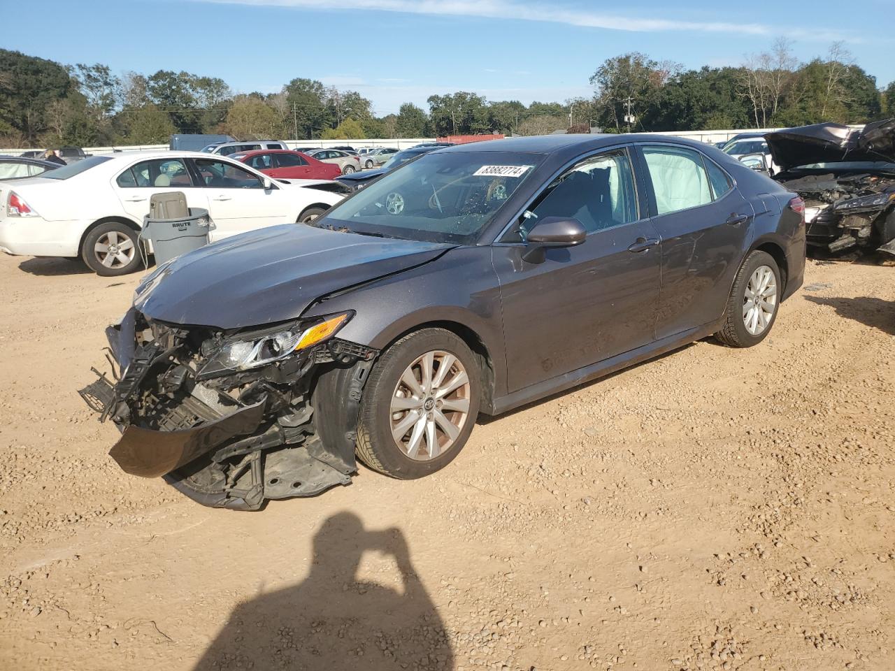 VIN 4T1B11HK9JU117048 2018 TOYOTA CAMRY no.1