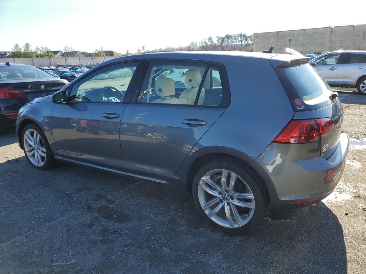 2017 Volkswagen Golf - Image 2