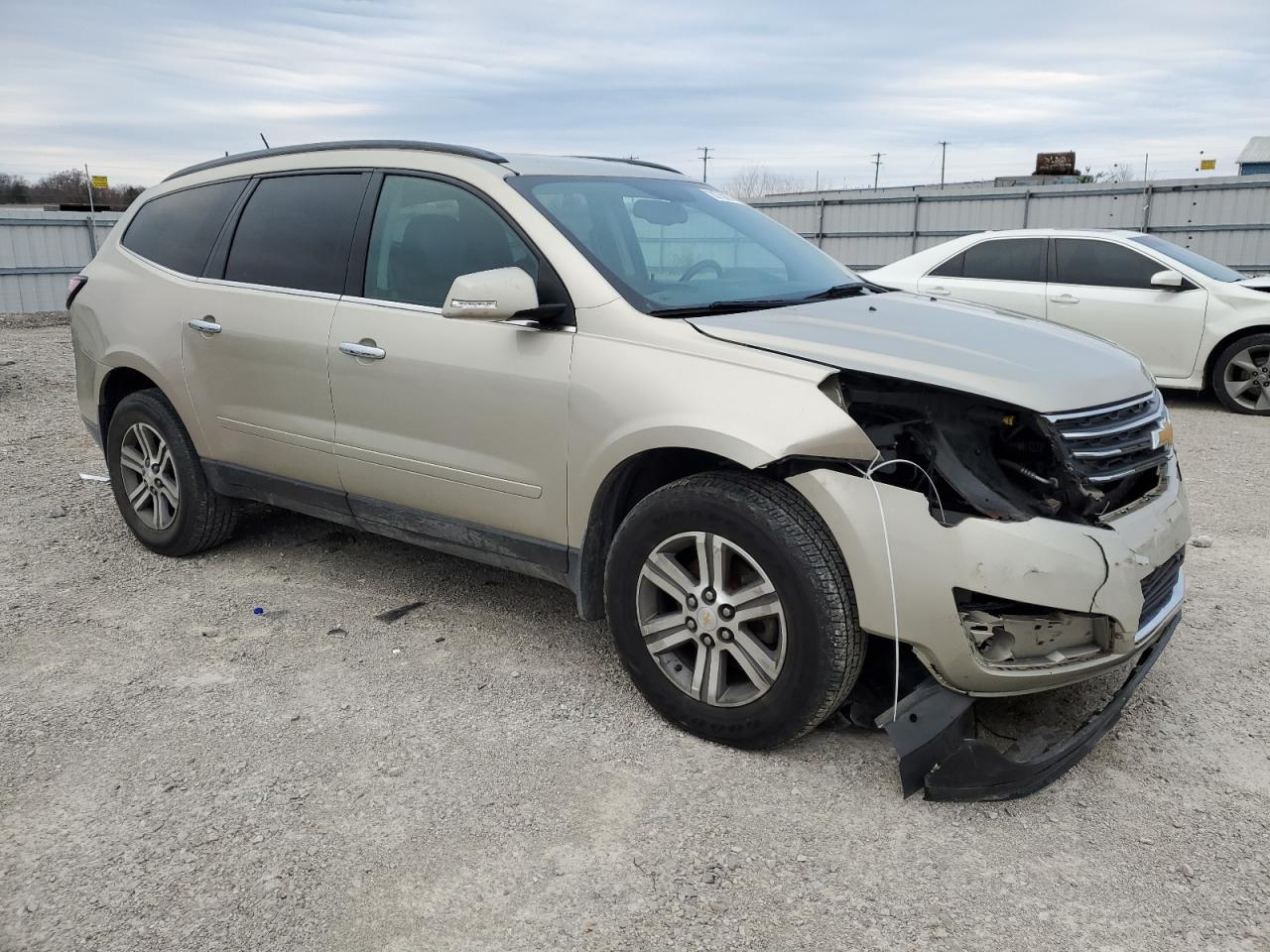 VIN 1GNKRHKD5FJ210648 2015 CHEVROLET TRAVERSE no.4