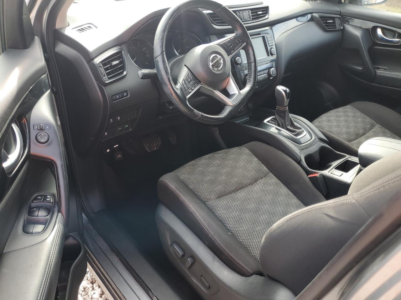 2020 Nissan Rogue - Image 8