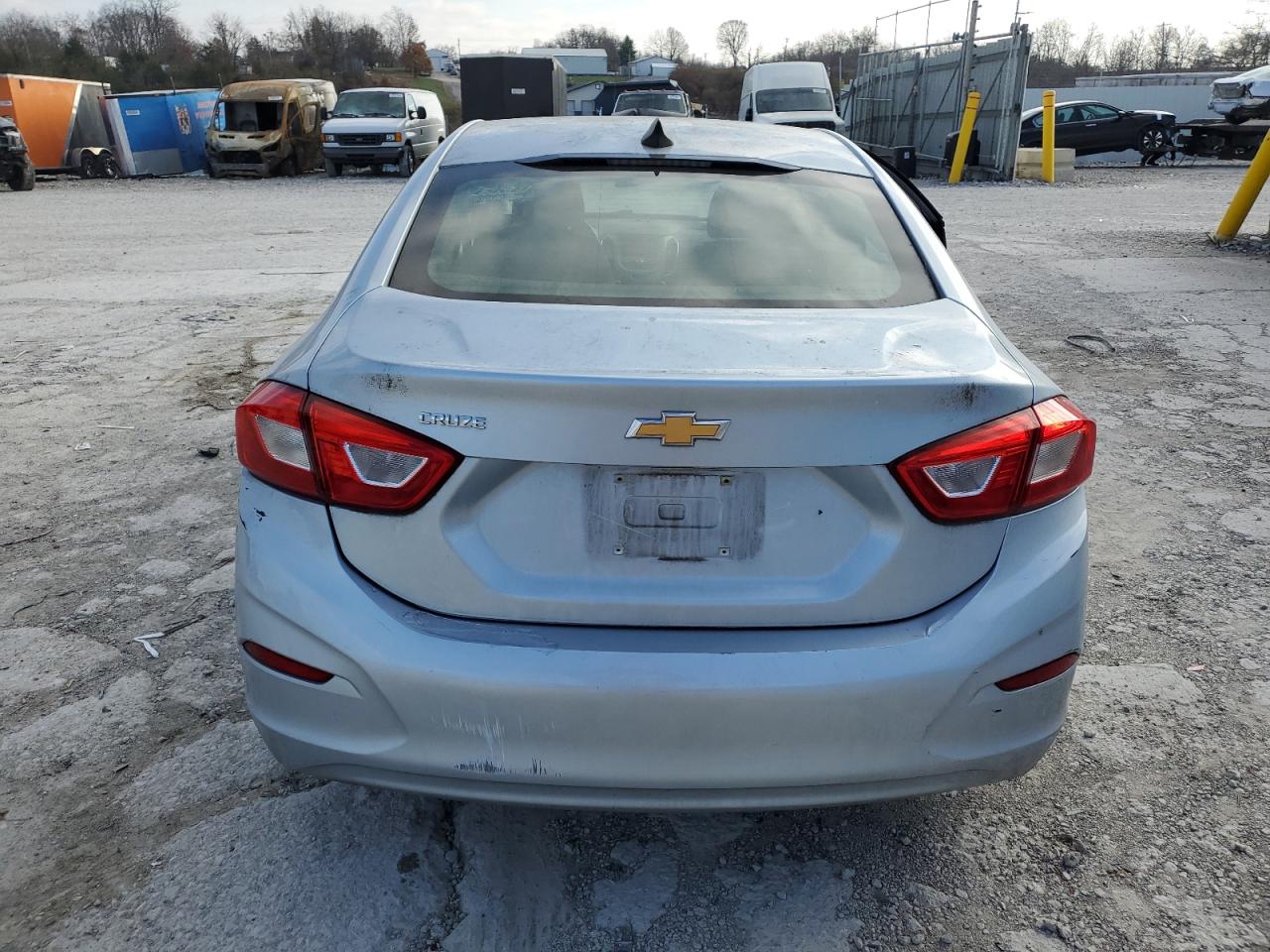2018 Chevrolet Cruze - Image 6
