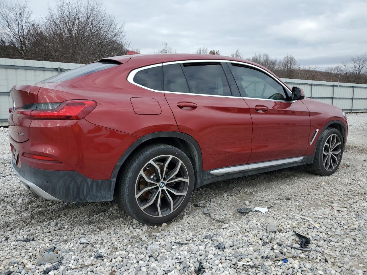 VIN 5UX2V1C03M9H37577 2021 BMW X4 no.3