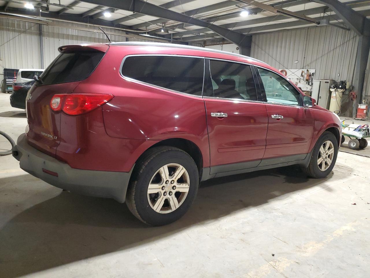 2010 Chevrolet Traverse - Image 3
