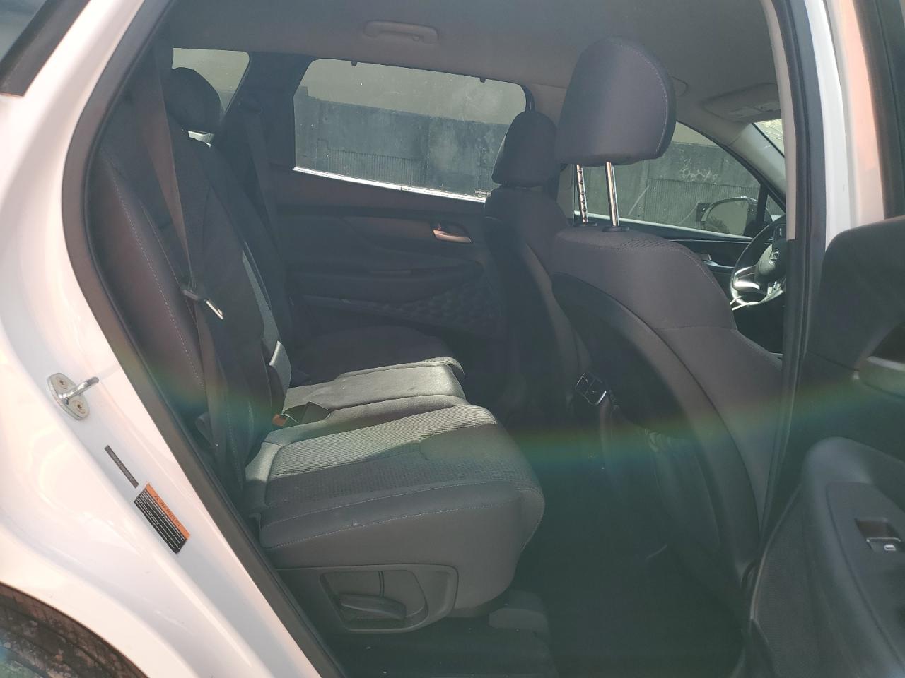 2022 Hyundai Santa Fe - Image 12