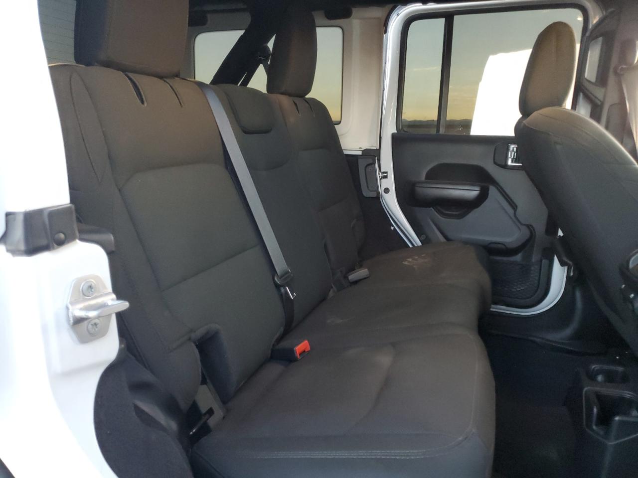 2021 Jeep Wrangler - Image 11