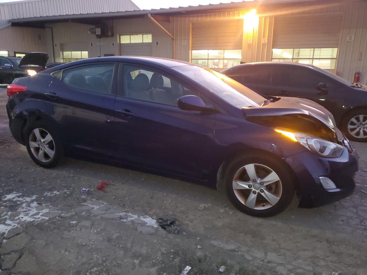 2013 Hyundai Elantra - Image 4