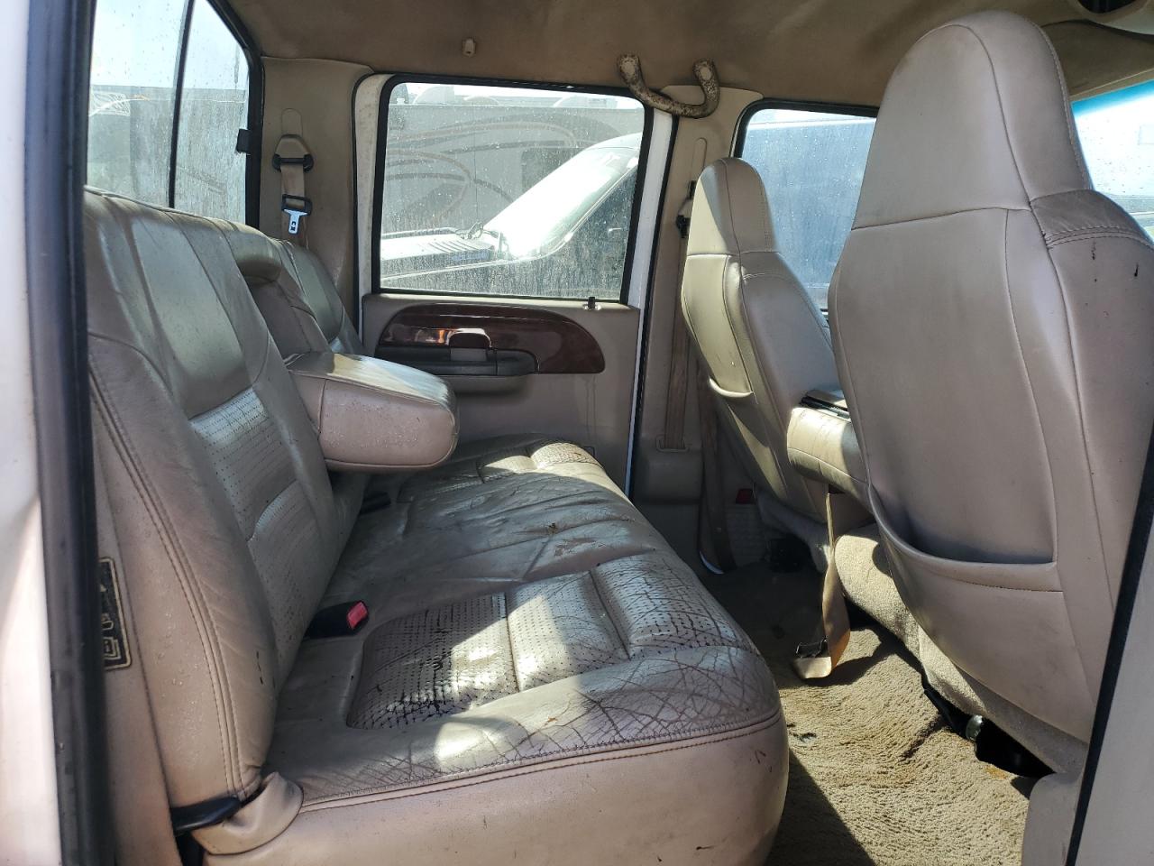 2001 Ford F350 - Image 10