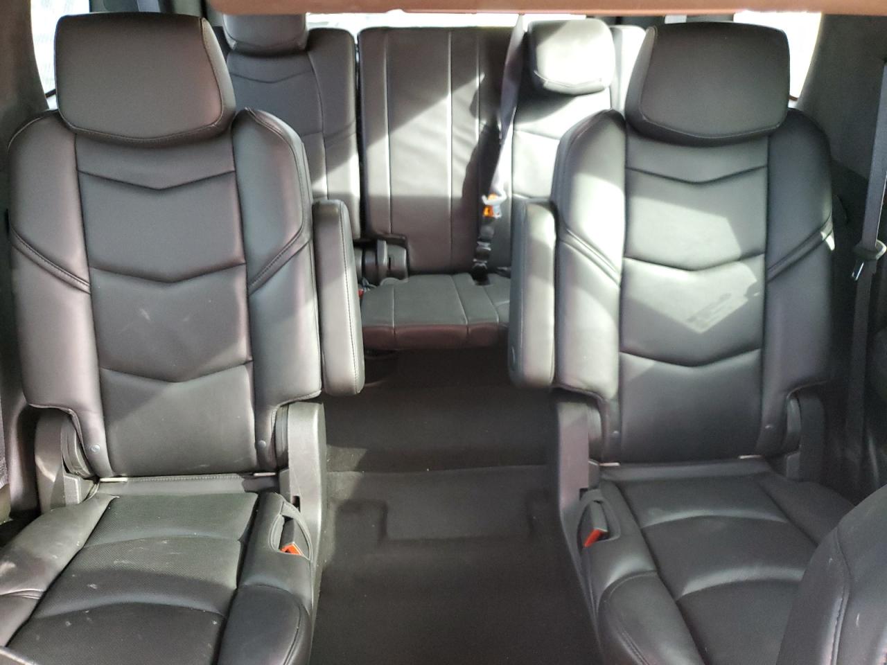 2018 Cadillac Escalade Platinum VIN: 1GYS4DKJ3JR133000 Lot: 84537584