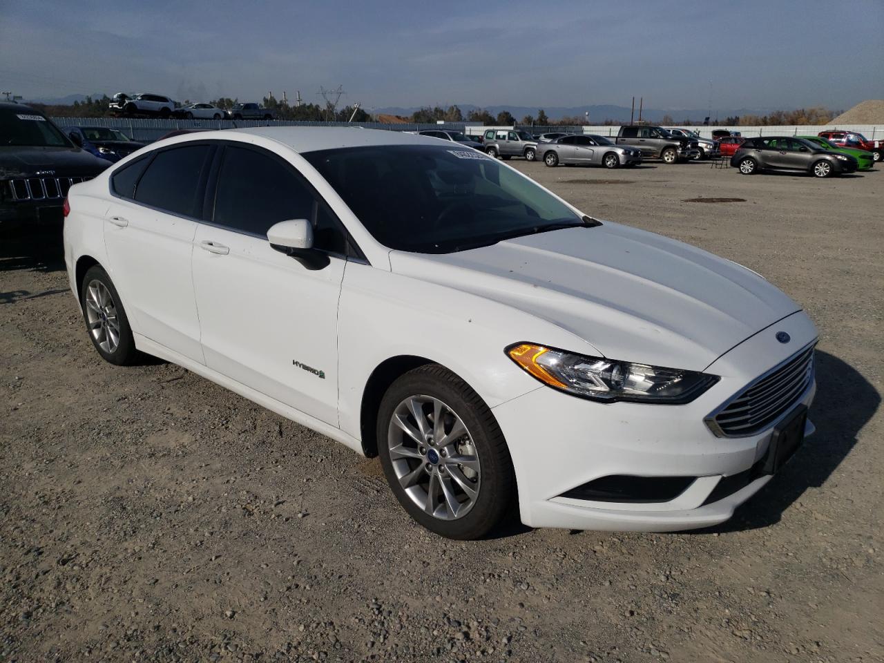 VIN 3FA6P0LU2HR386023 2017 FORD FUSION no.4