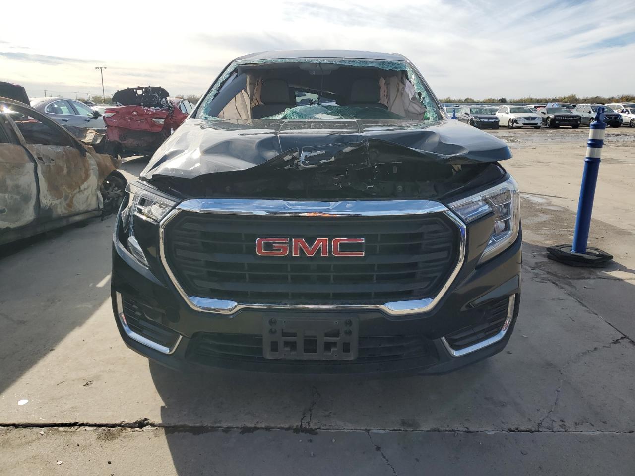 2022 GMC Terrain - Image 5