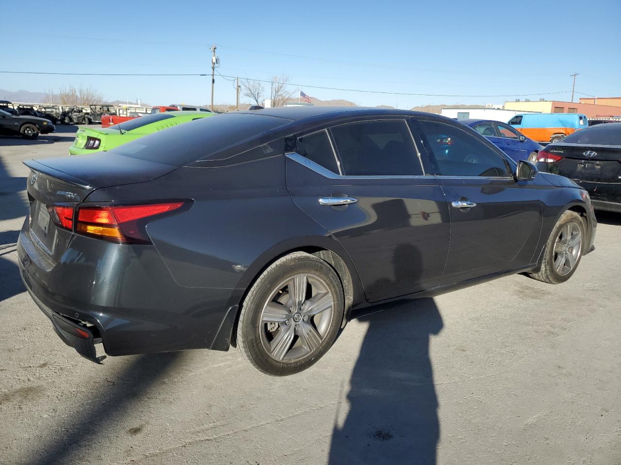 2019 Nissan Altima - Image 3