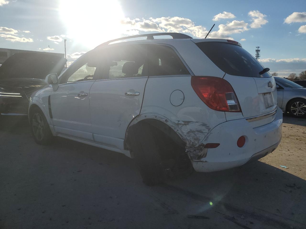 2015 Chevrolet Captiva - Image 2