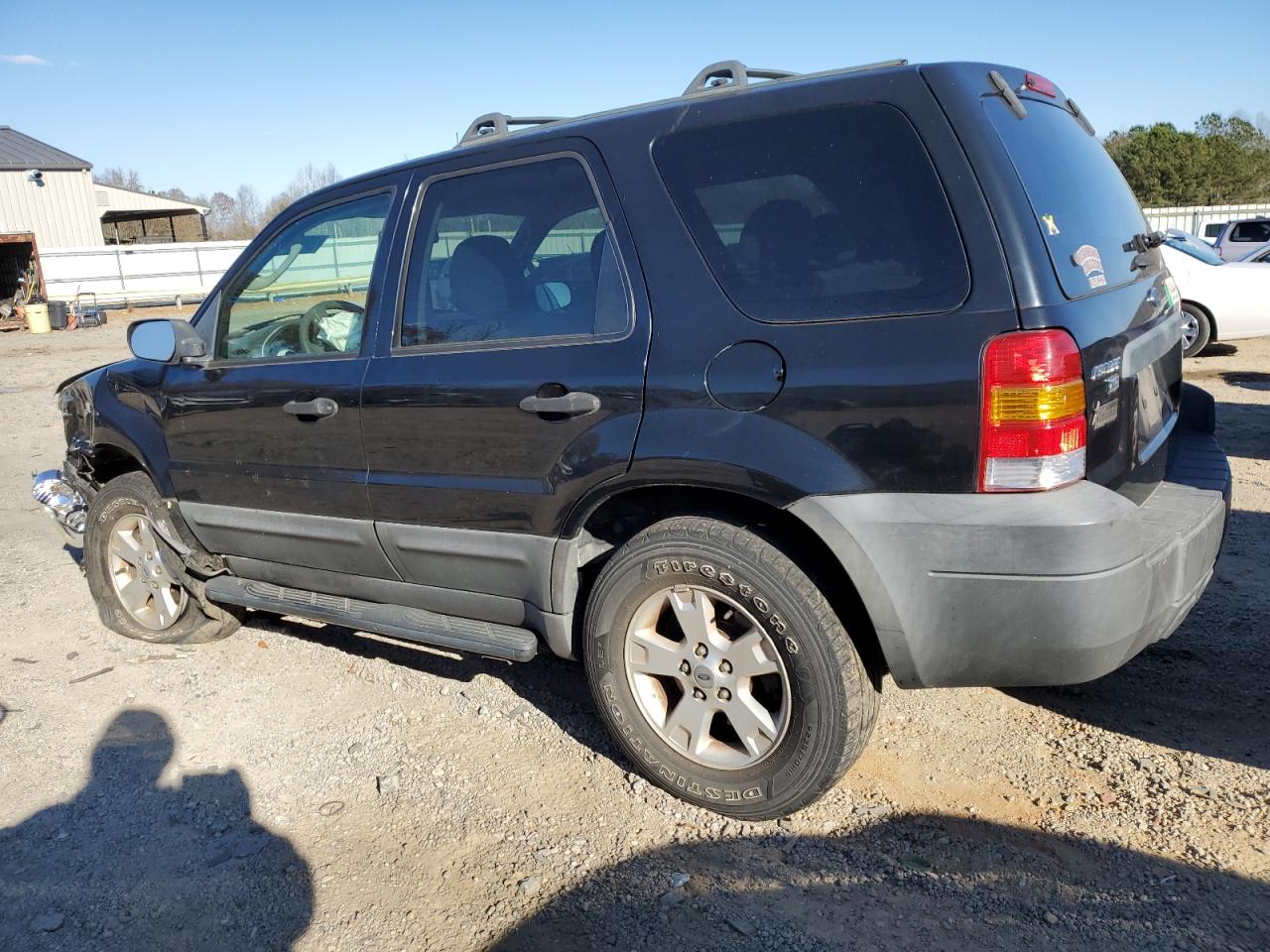 2005 Ford Escape - Image 2