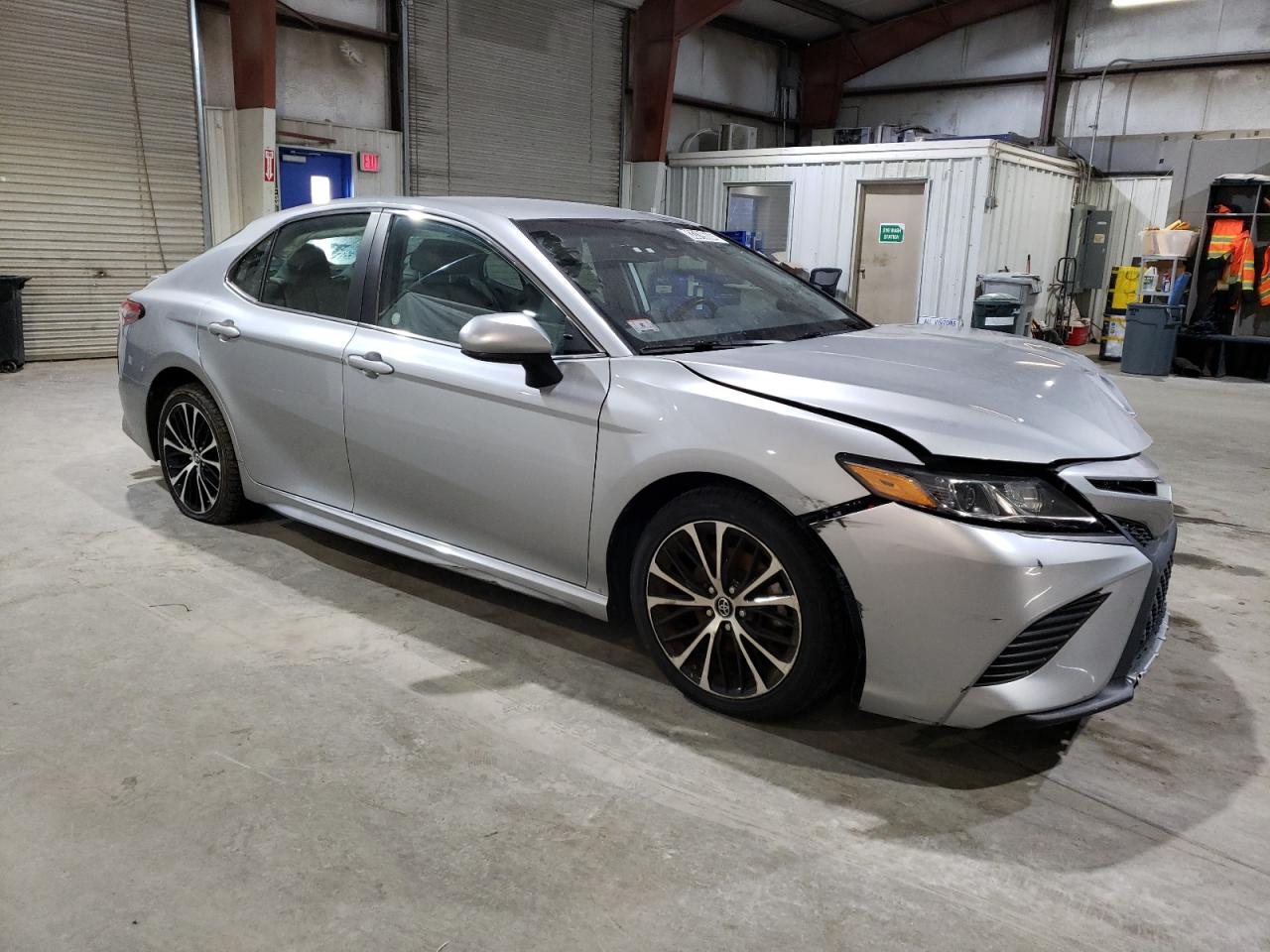 VIN 4T1B11HK7KU782144 2019 TOYOTA CAMRY no.4