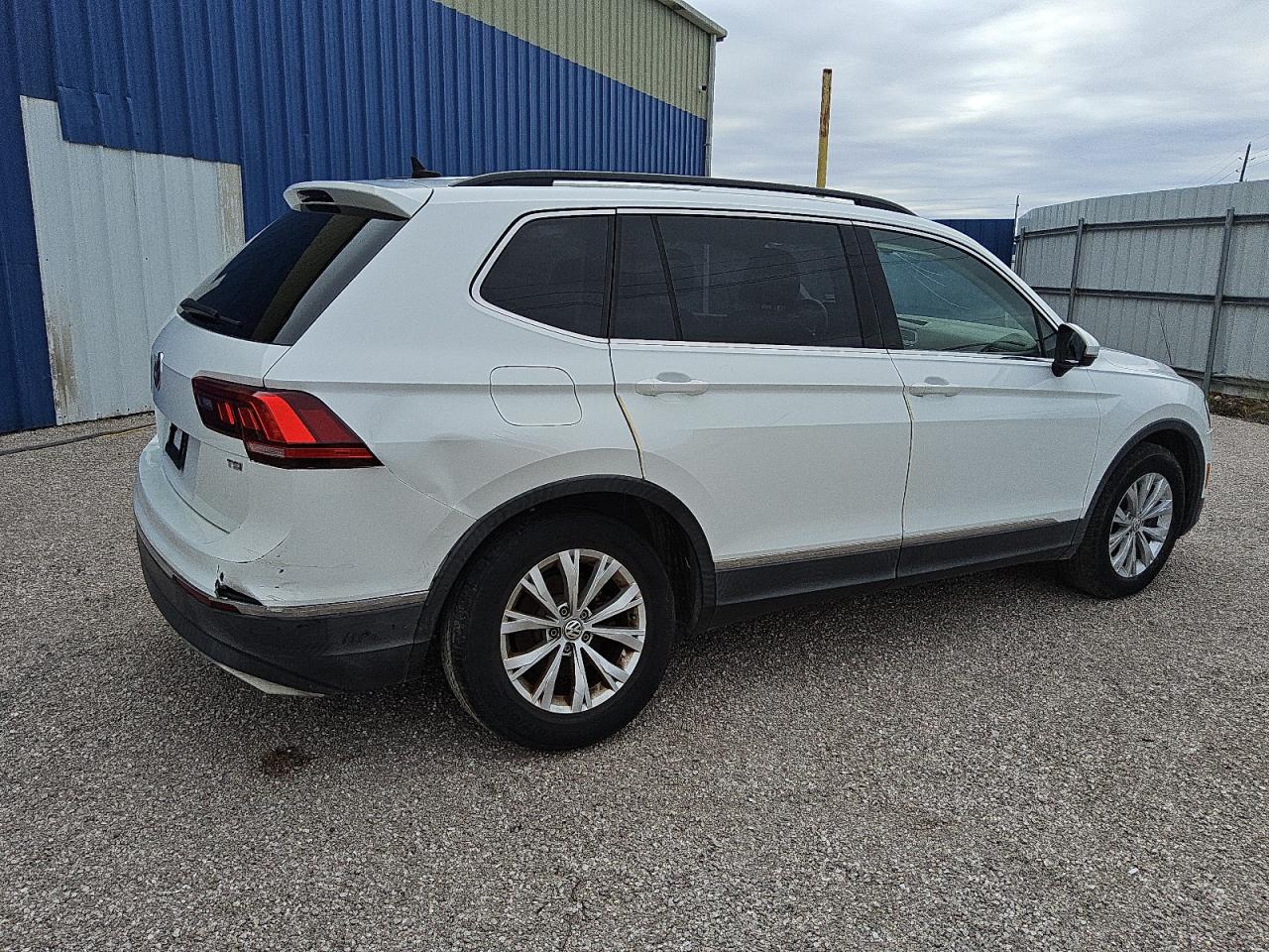 2018 Volkswagen Tiguan - Image 3