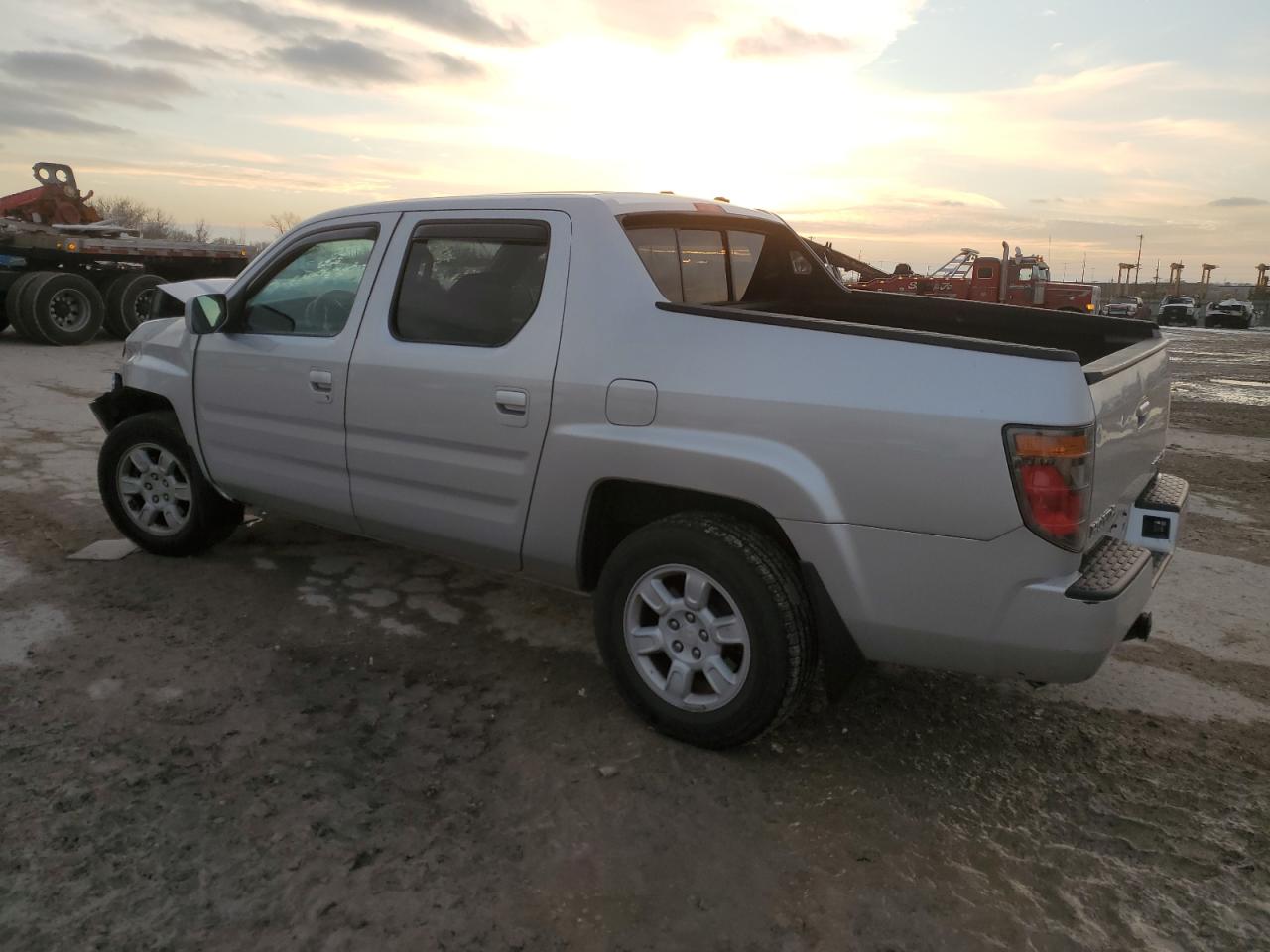 2006 Honda Ridgeline - Image 2