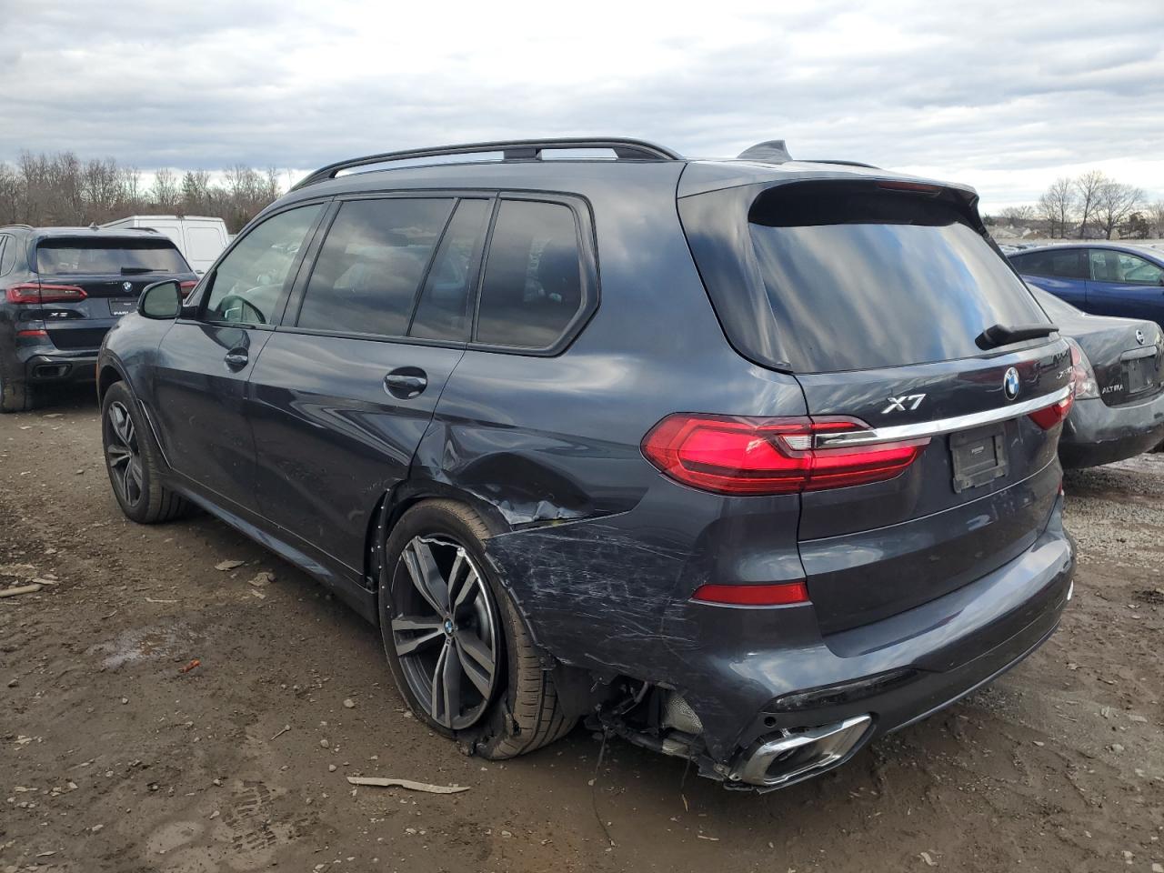 VIN 5UXCW2C02M9G97385 2021 BMW X7 no.2