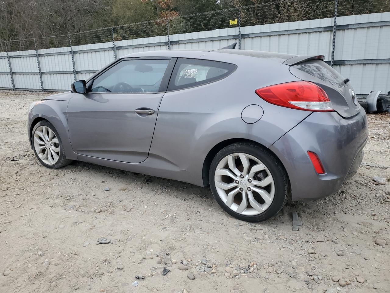 2012 Hyundai Veloster - Image 2