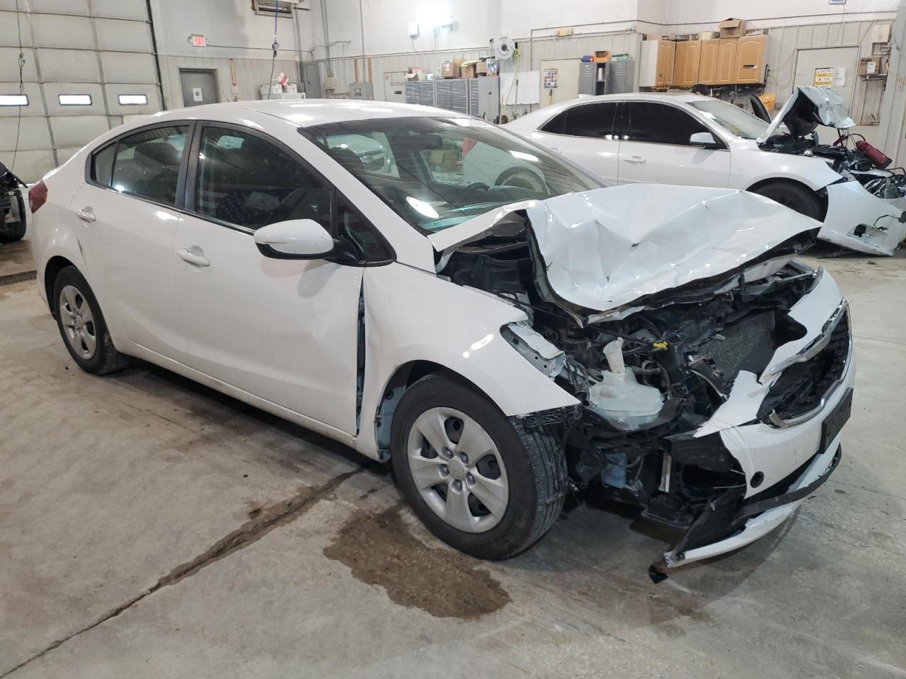 VIN 3KPFK4A79JE244245 2018 KIA FORTE no.4