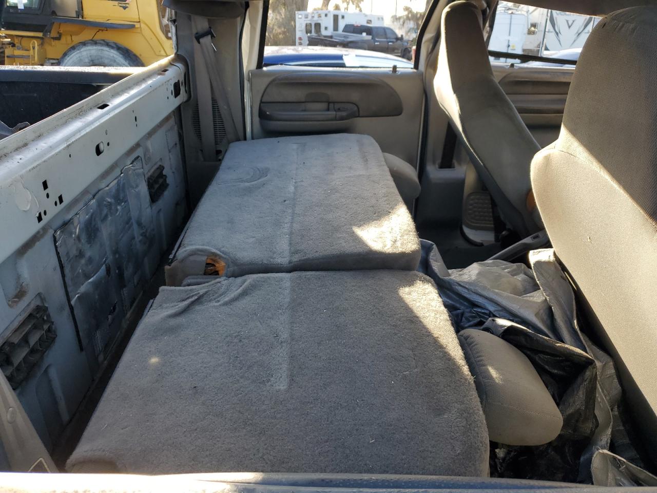 2004 Ford F250 - Image 11