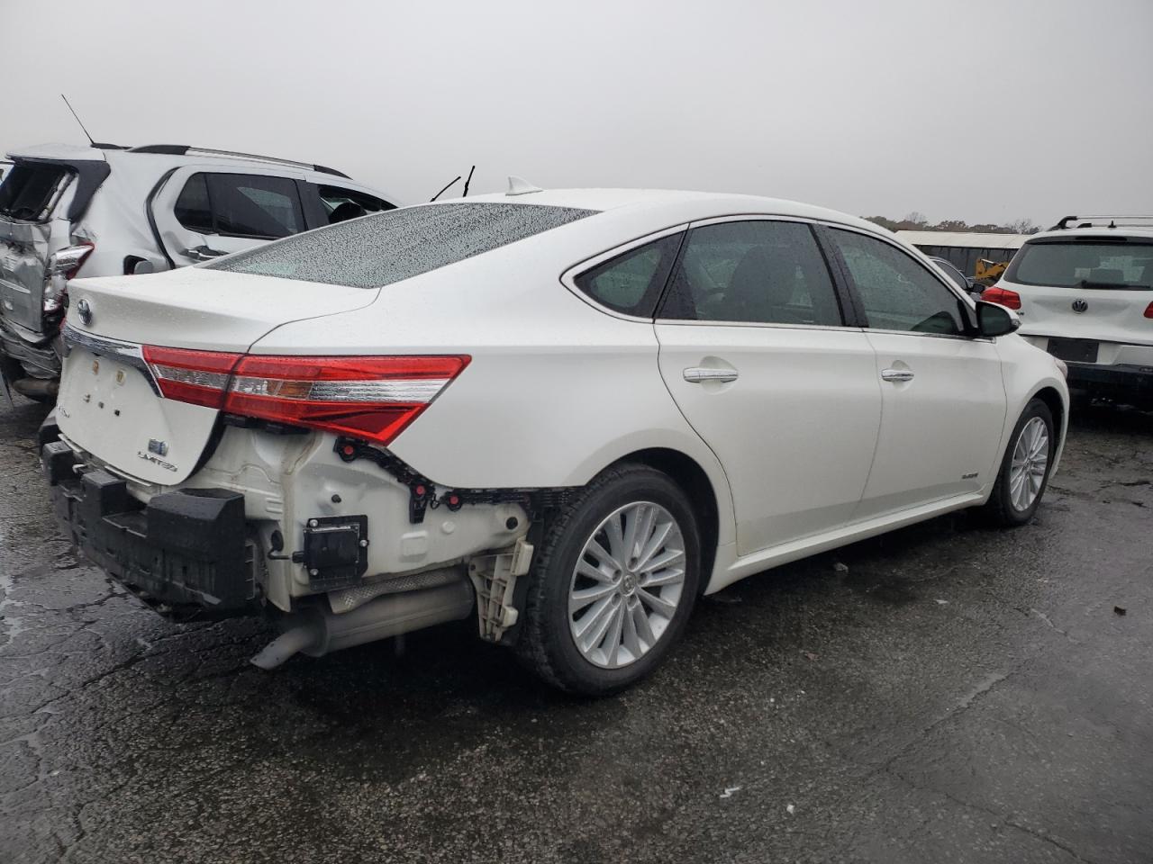 2013 Toyota Avalon - Image 3