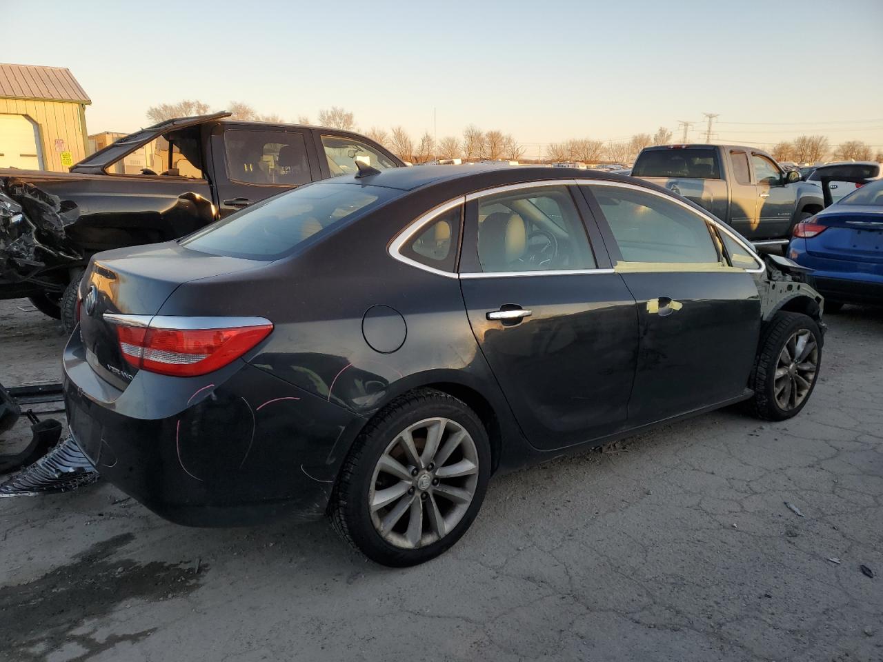 VIN 1G4PP5SK0D4113124 2013 BUICK VERANO no.3