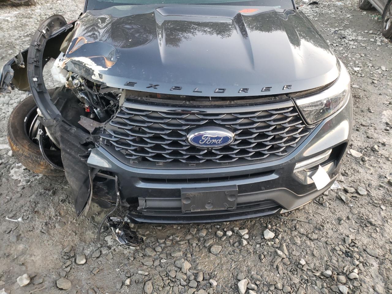2022 Ford Explorer - Image 13