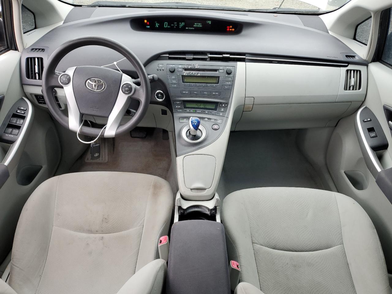 2010 Toyota Prius - Image 8