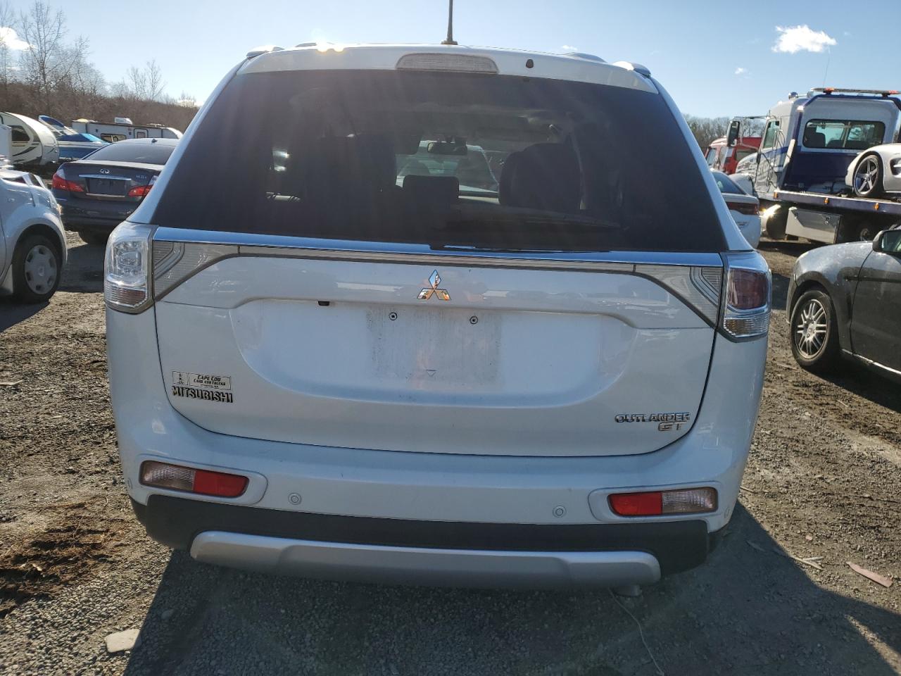 2015 Mitsubishi Outlander - Image 6