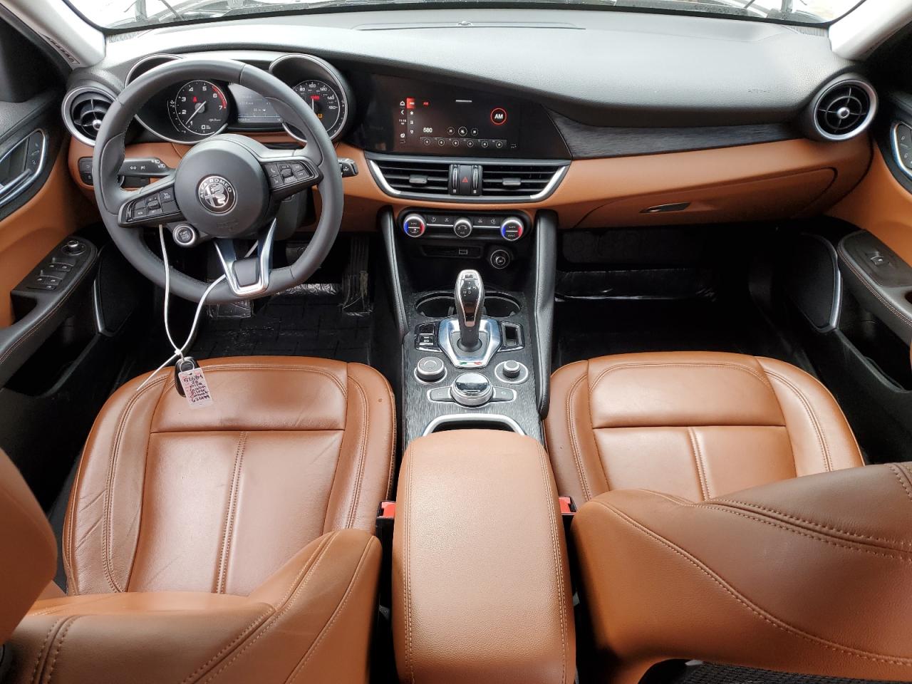 2020 Alfa Romeo Giulia - Image 8