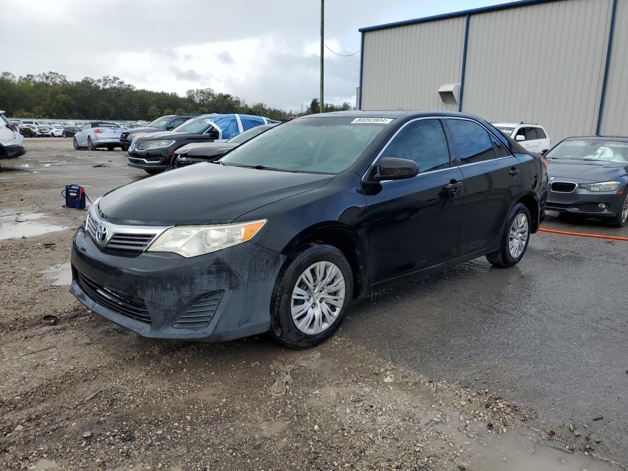 VIN 4T1BF1FK1DU661651 2013 TOYOTA CAMRY no.1