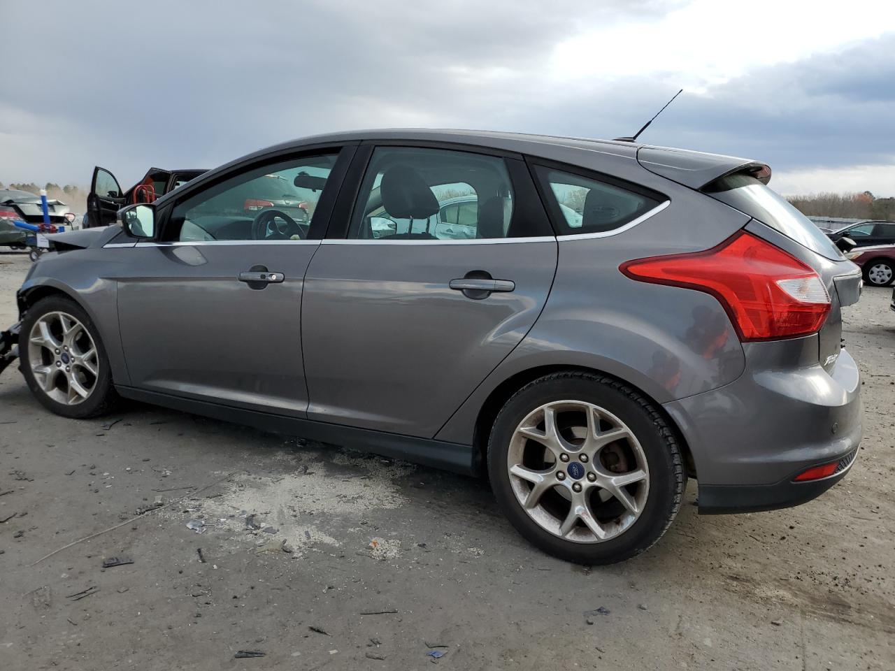 VIN 1FADP3N26EL396844 2014 FORD FOCUS no.2