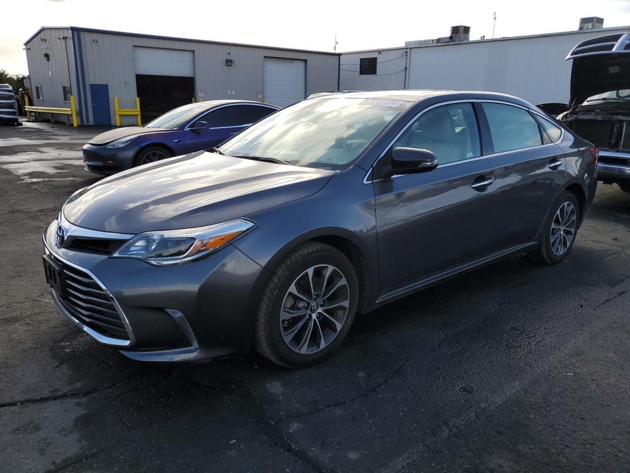 2016 TOYOTA AVALON