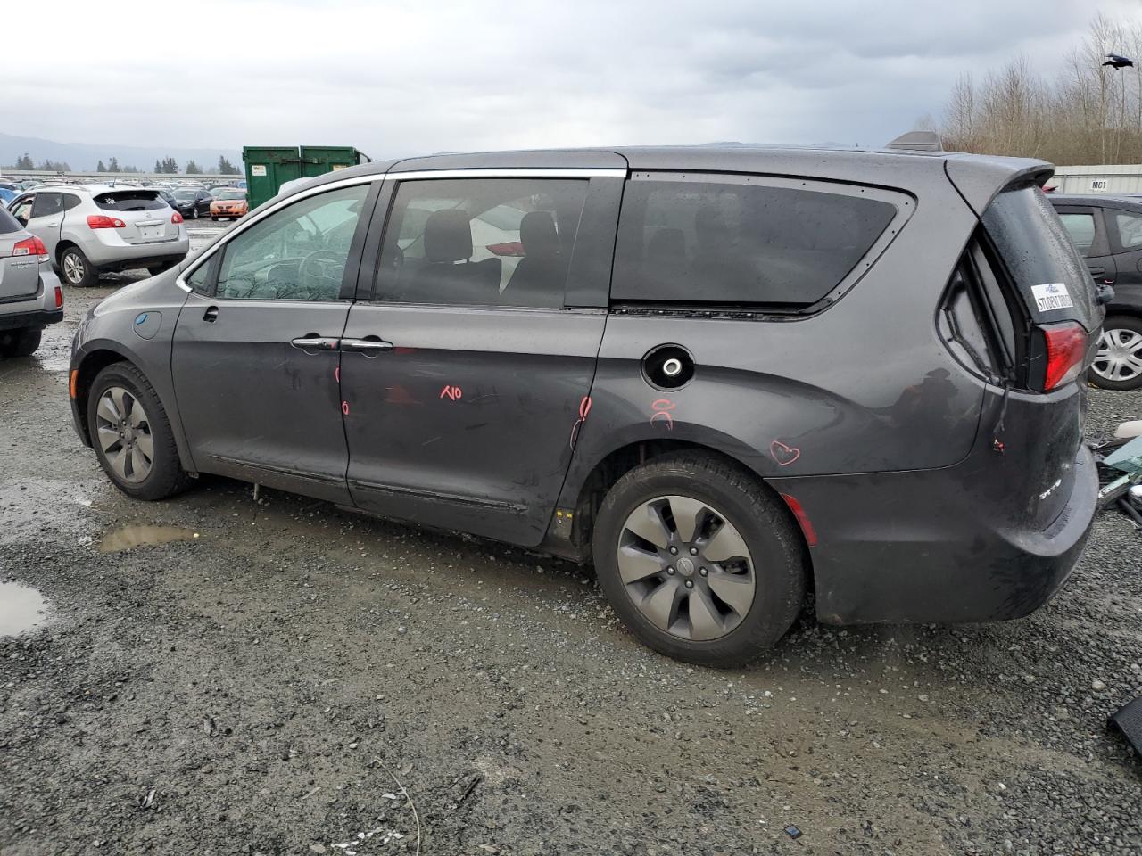 2018 Chrysler Pacifica - Image 2