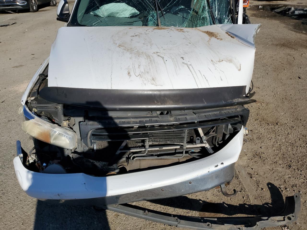 2002 GMC Yukon - Image 13