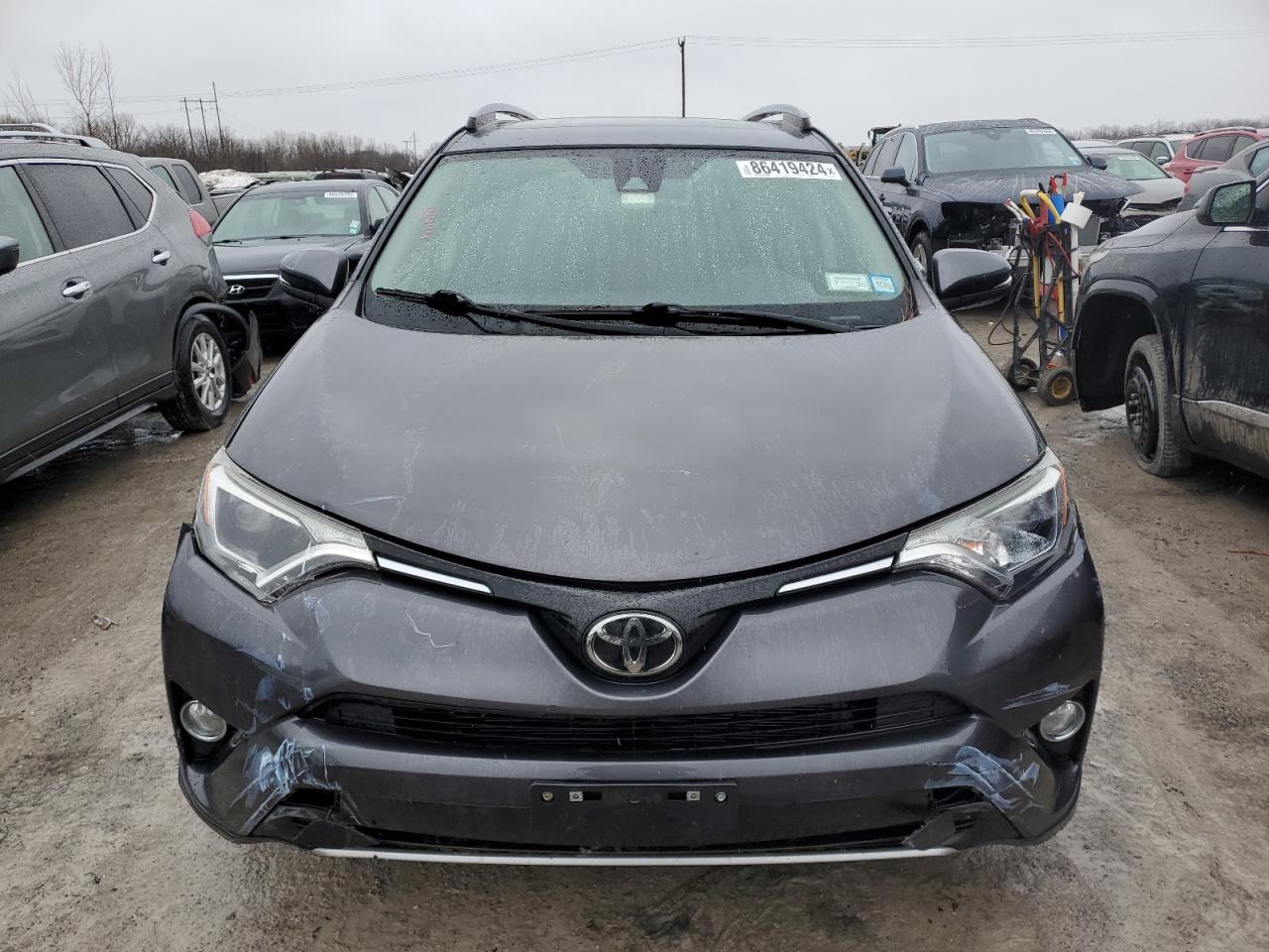 2017 Toyota RAV 4 - Image 5