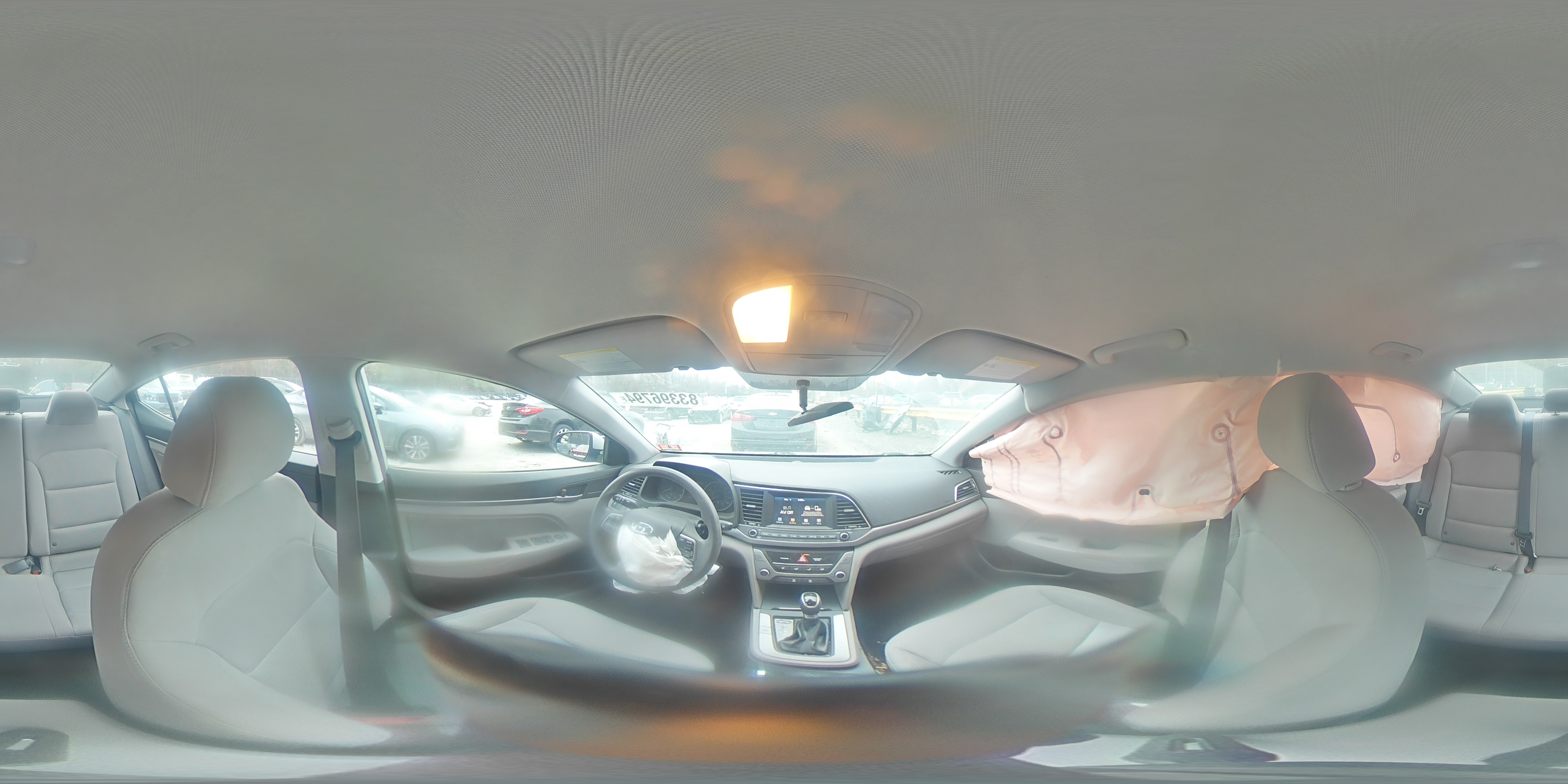 2017 Hyundai Elantra - Image 13